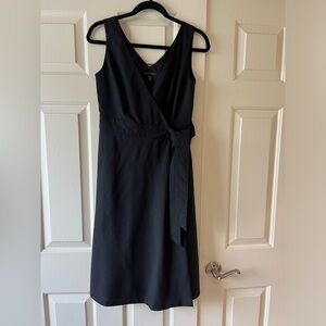 SALE! Banana Republic lightweight wool wrap dress black Size 4